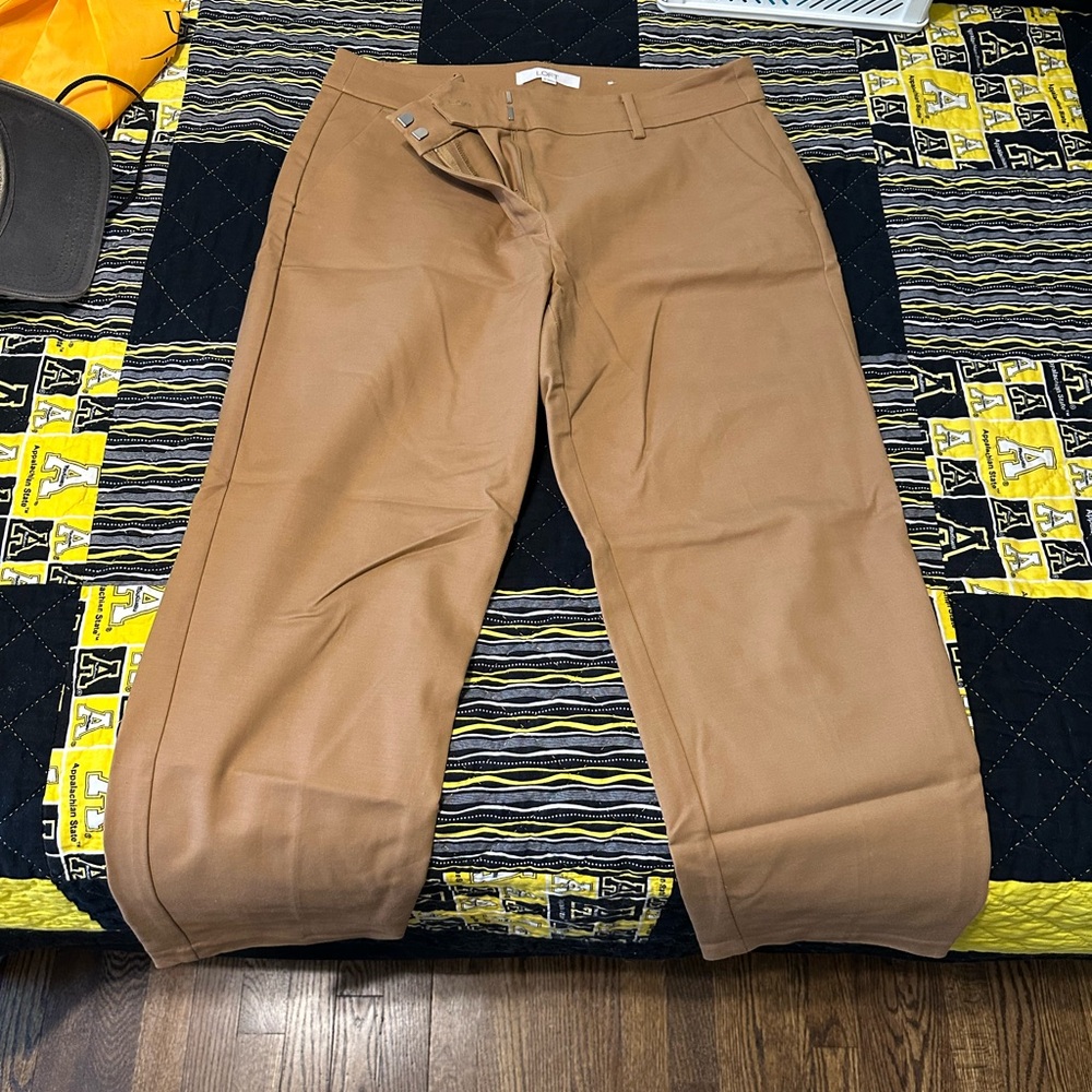 LOFT Women's Tan Capris